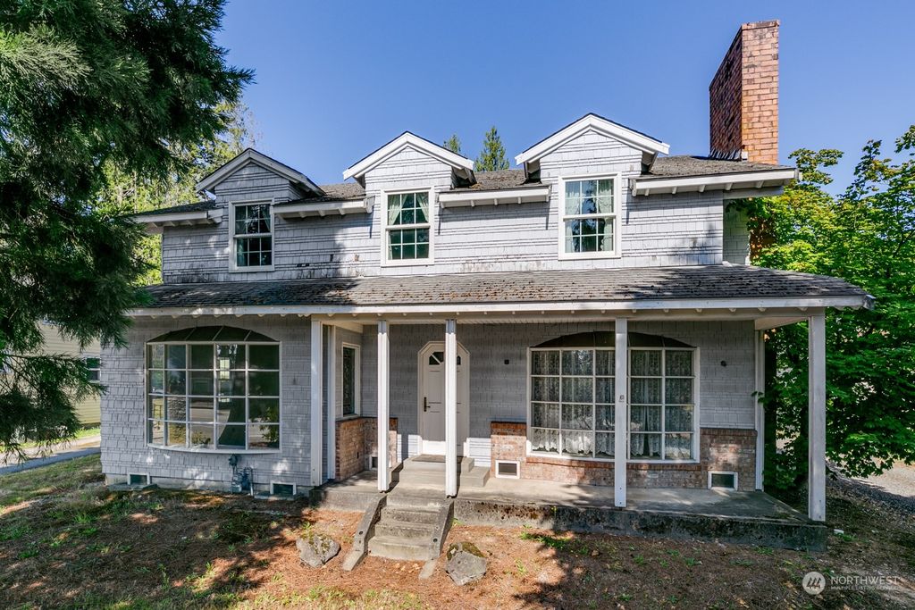 Photo of 6912 Beverly Boulevard, Everett, WA 98203 (MLS # 2265418)