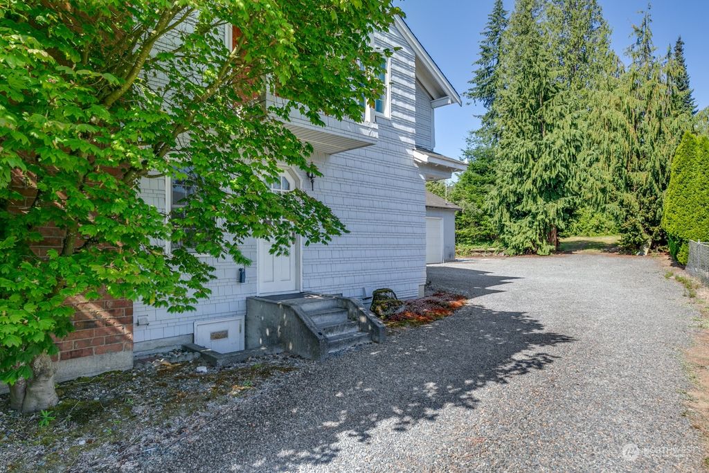 Photo of 6912 Beverly Boulevard, Everett, WA 98203 (MLS # 2265418)