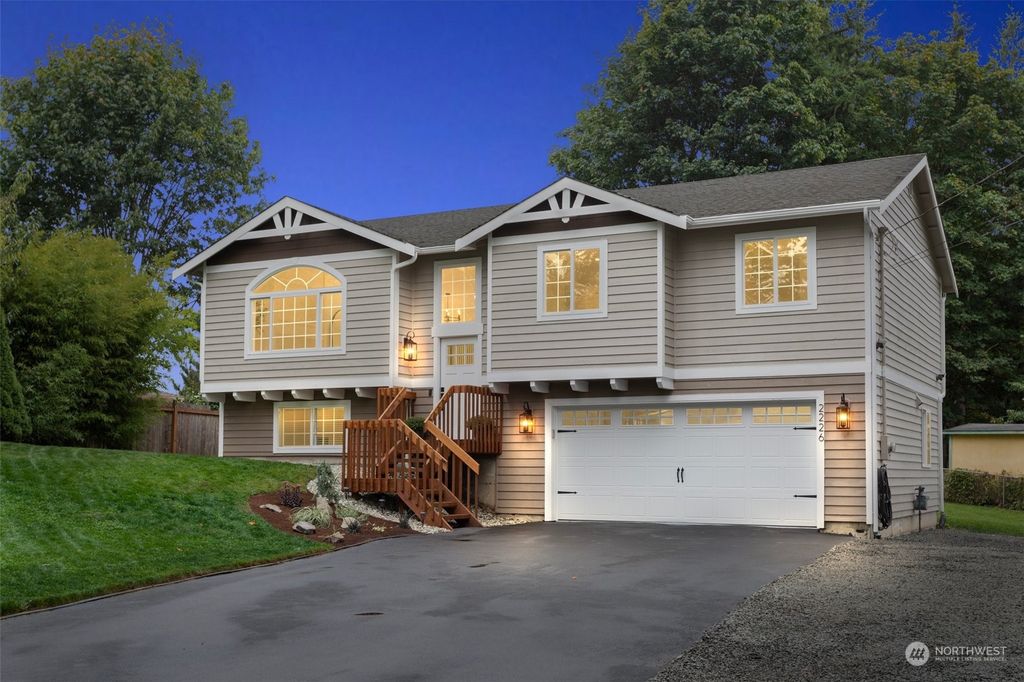 Photo of 2226 108th Street SE, Everett, WA 98208 (MLS # 2148868)