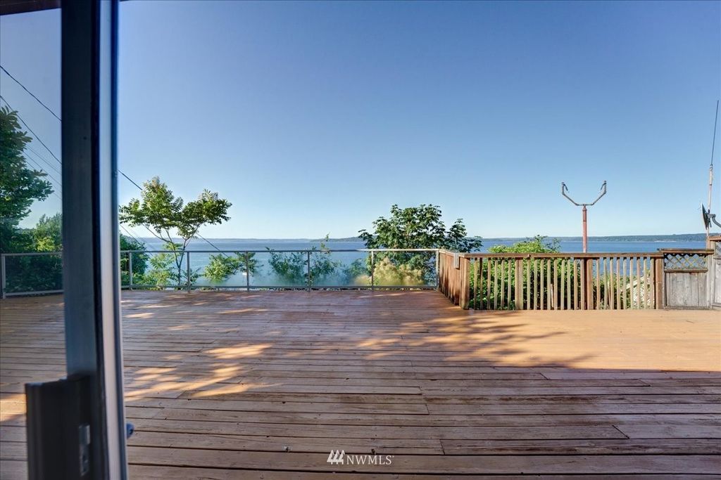 Photo of 2465 SW 172nd Street, Burien, WA 98166 (MLS # 1967923)