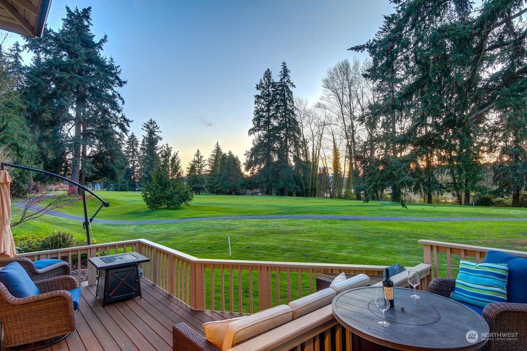 Photo of 6528 NE 171st Place, Kenmore, WA 98028 (MLS # 2059264)