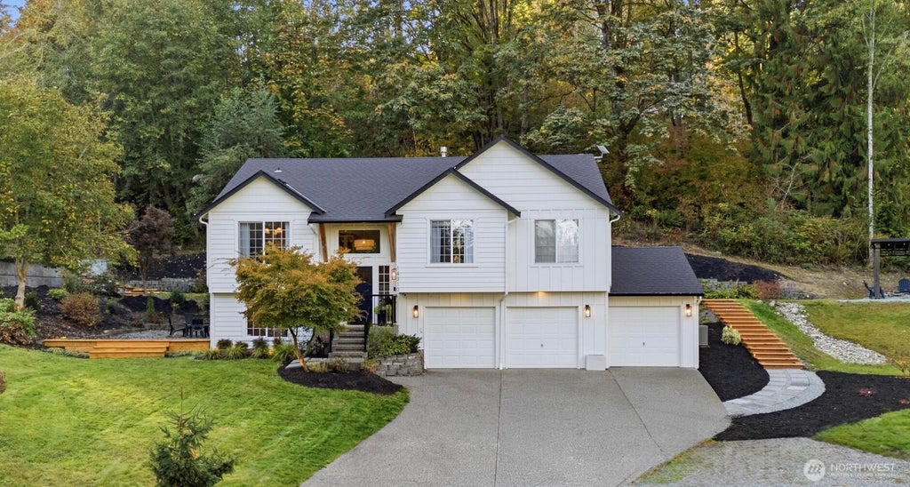 Photo of 14310 214th Place SE, Snohomish, WA 98296 (MLS # 2592935)