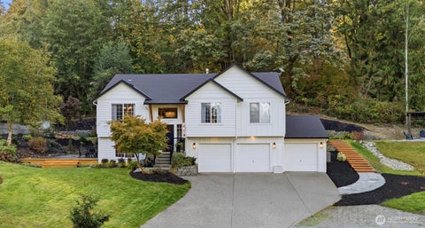 Photo of 14310 214th Place SE, Snohomish, WA 98296 (MLS # 2592935)