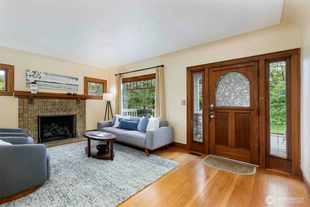 Photo of 526 N 59th Street, Seattle, WA 98103 (MLS # 2381746)