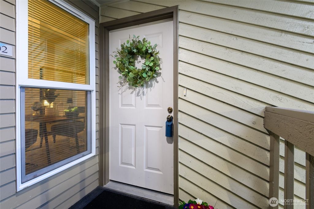 Photo of 204 Mountain Park Boulevard SW #C302, Issaquah, WA 98027 (MLS # 2331048)