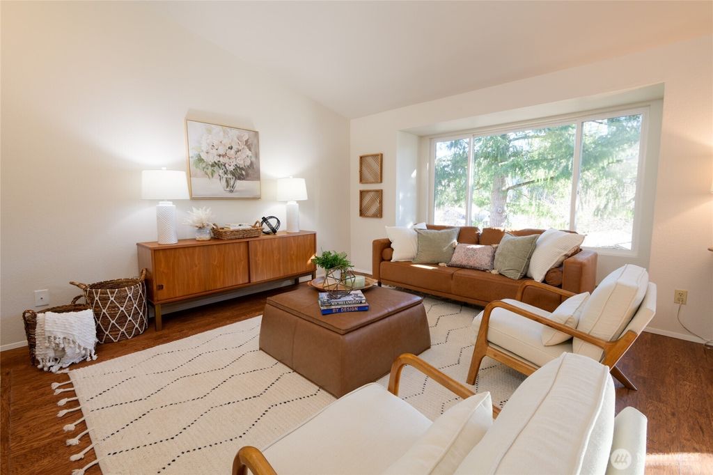 Photo of 204 Mountain Park Boulevard SW #C302, Issaquah, WA 98027 (MLS # 2331048)