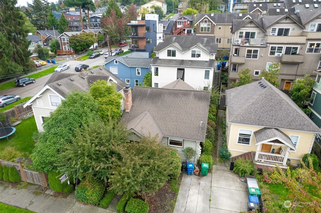 Photo of 7 W Dravus Street, Seattle, WA 98119 (MLS # 2177625)