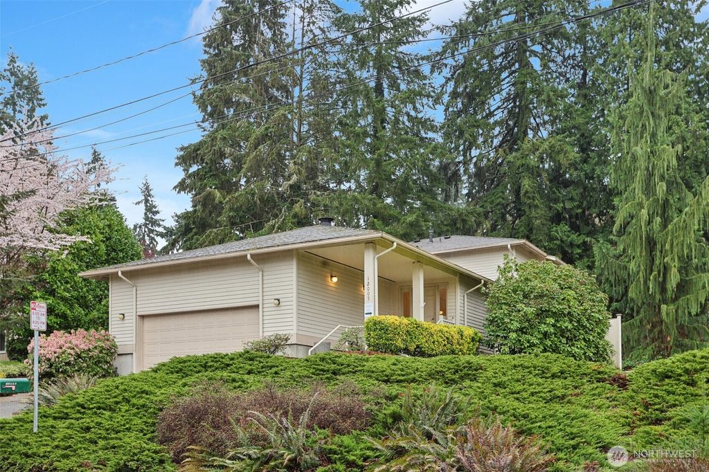 Photo of 12005 NE 83rd Street, Kirkland, WA 98033 (MLS # 2508821)