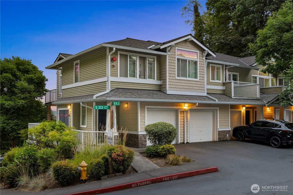 Photo of 4030 S 213th Ct Ct #B, SeaTac, WA 98198 (MLS # 2413494)