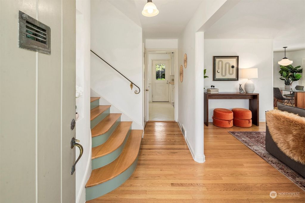Photo of 2273 Viewmont Way W, Seattle, WA 98199 (MLS # 2060371)