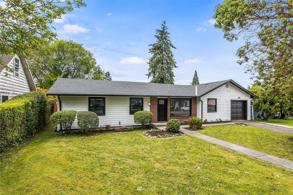 Photo of 25733 19th Avenue S, Des Moines, WA 98198 (MLS # 1971404)