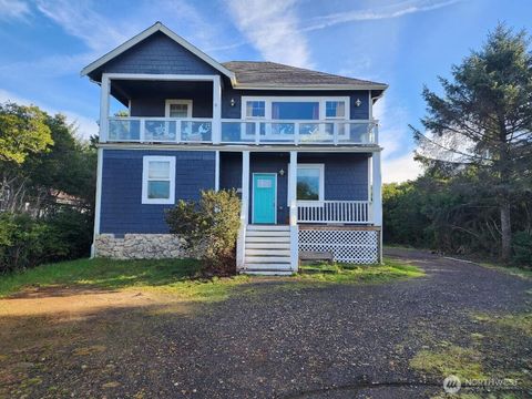 Photo of 126 Sand Dune Avenue NW, Ocean Shores, WA 98569 (MLS # 2471266)