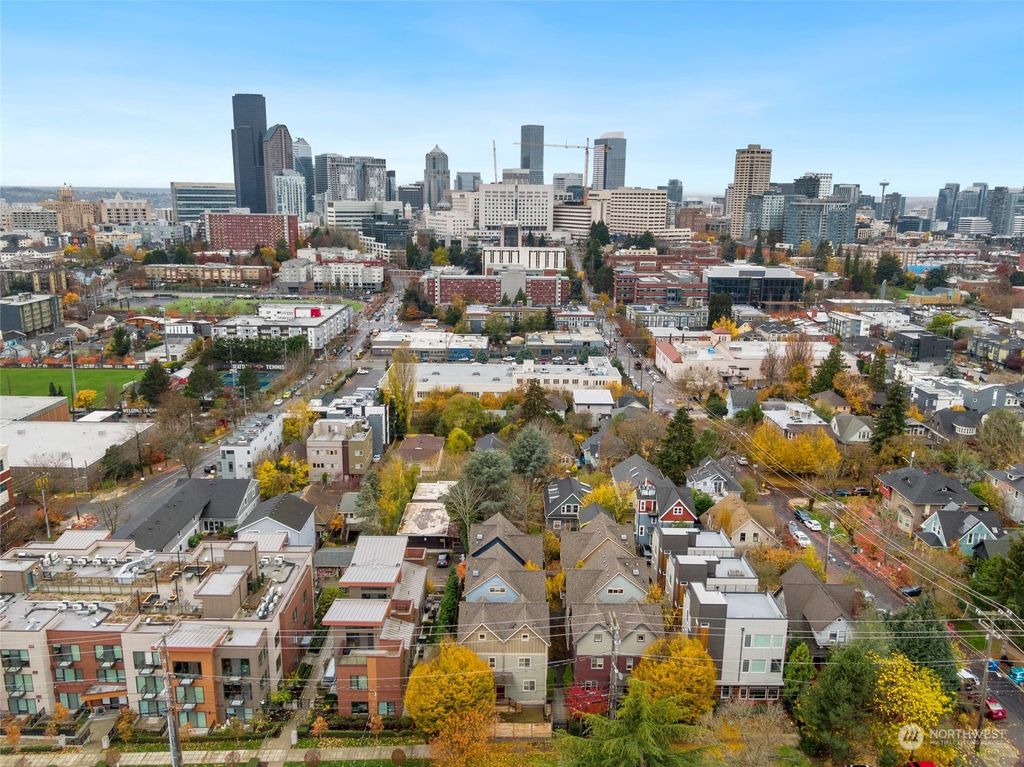 Photo of 729 16th Avenue #B, Seattle, WA 98122 (MLS # 2310146)