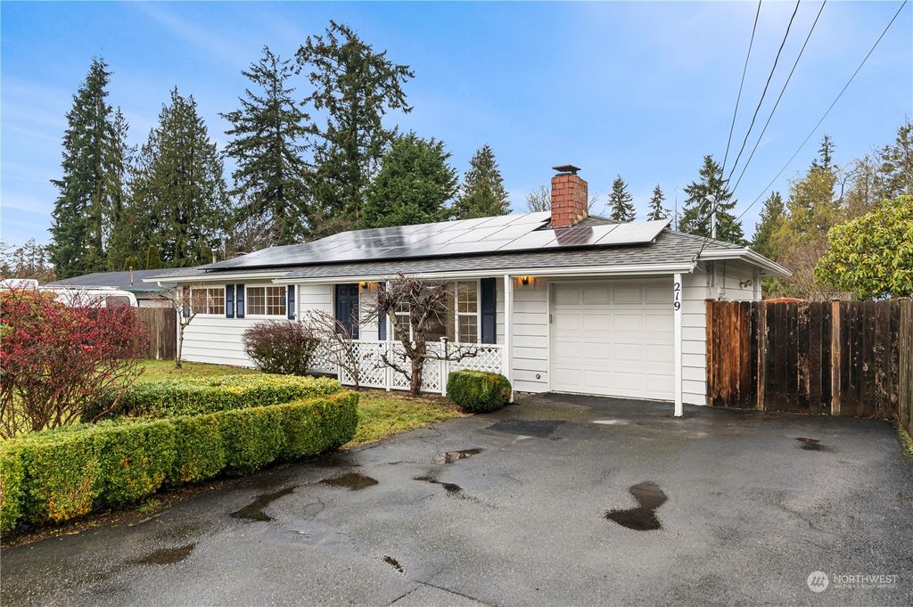 Photo of 219 155th Street SW, Lynnwood, WA 98087 (MLS # 2317495)