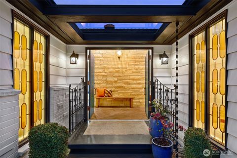 Photo of 7710 57th Avenue NE, Seattle, WA 98115 (MLS # 2493237)