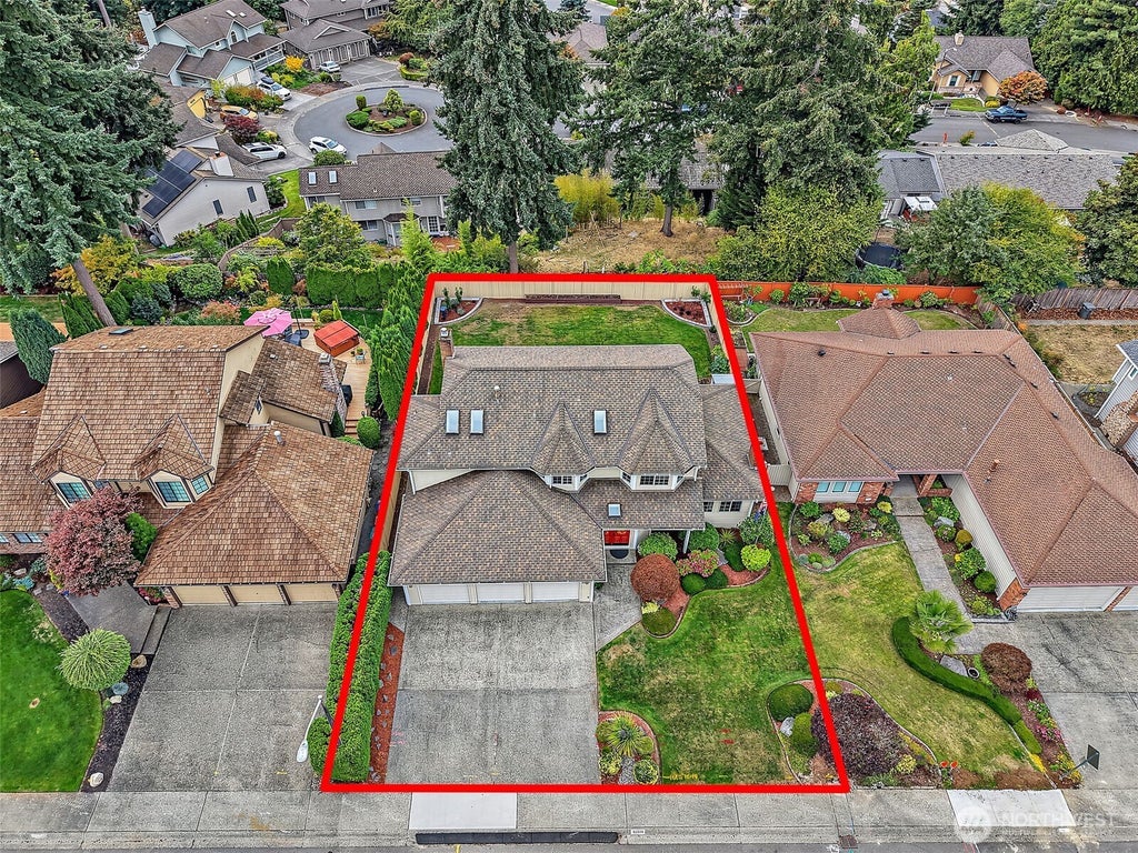 Photo of 32229 11th Avenue SW, Federal Way, WA 98023 (MLS # 2586462)