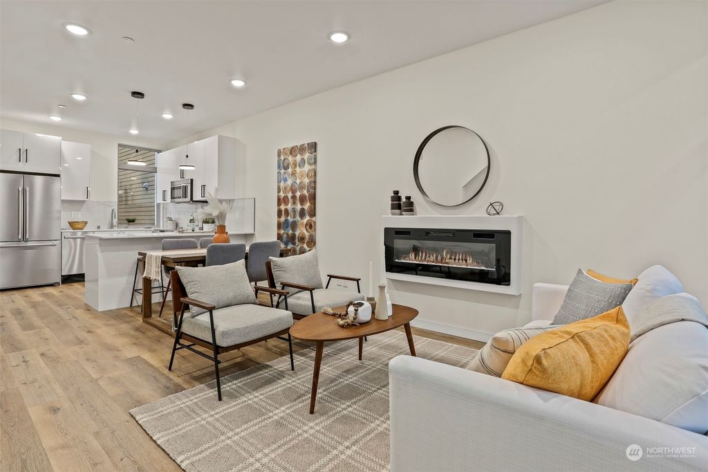 Photo of 12311 15th Avenue NE #B, Seattle, WA 98125 (MLS # 2028830)