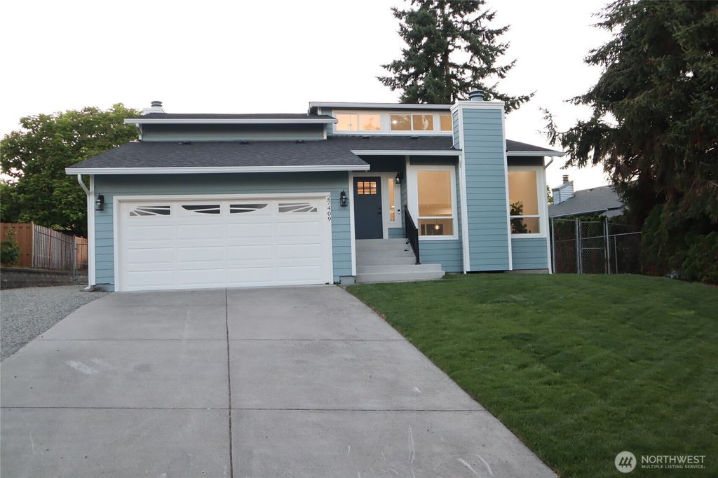 Photo of 27409 146th Avenue SE, Kent, WA 98042 (MLS # 2398261)