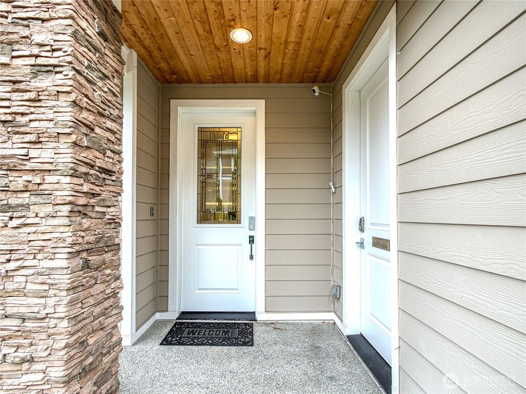 Photo of 11316 SE 56th Ct, Bellevue, WA 98006 (MLS # 2398269)