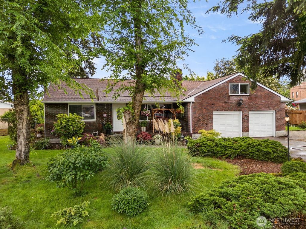 Photo of 10109 Becker Drive SW, Lakewood, WA 98499 (MLS # 2525204)
