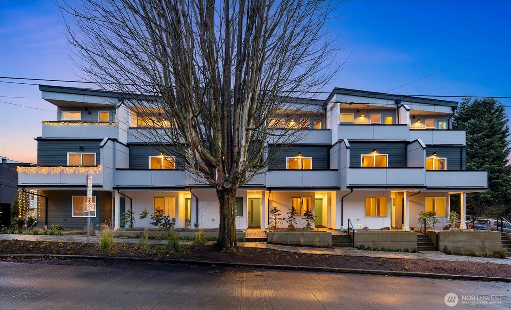 Photo of 105 E NW 39th Street, Seattle, WA 98107 (MLS # 2452635)