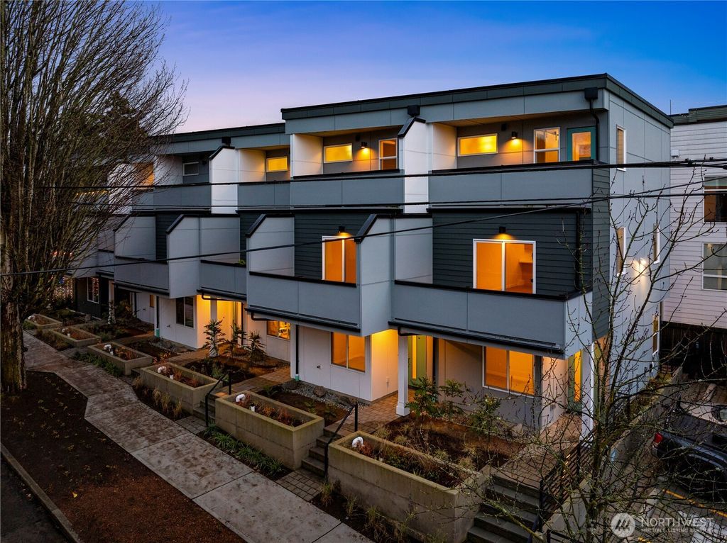 Photo of 105 E NW 39th Street, Seattle, WA 98107 (MLS # 2452635)