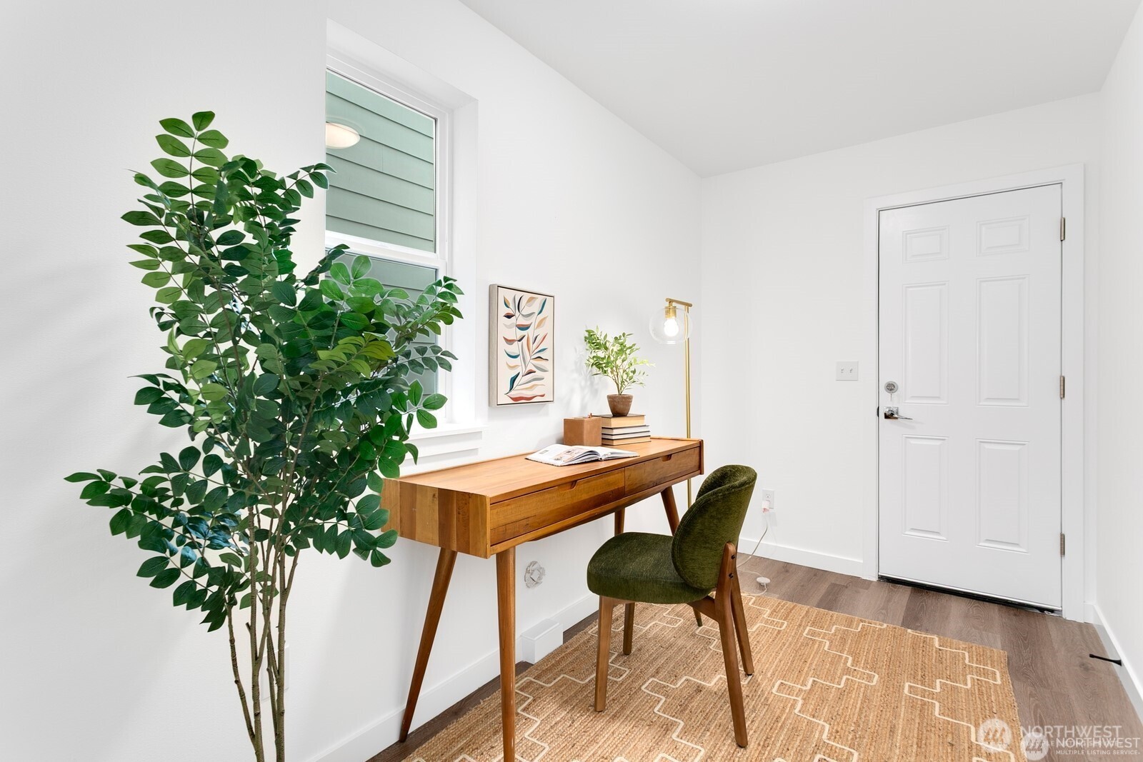 12111 E Gibson