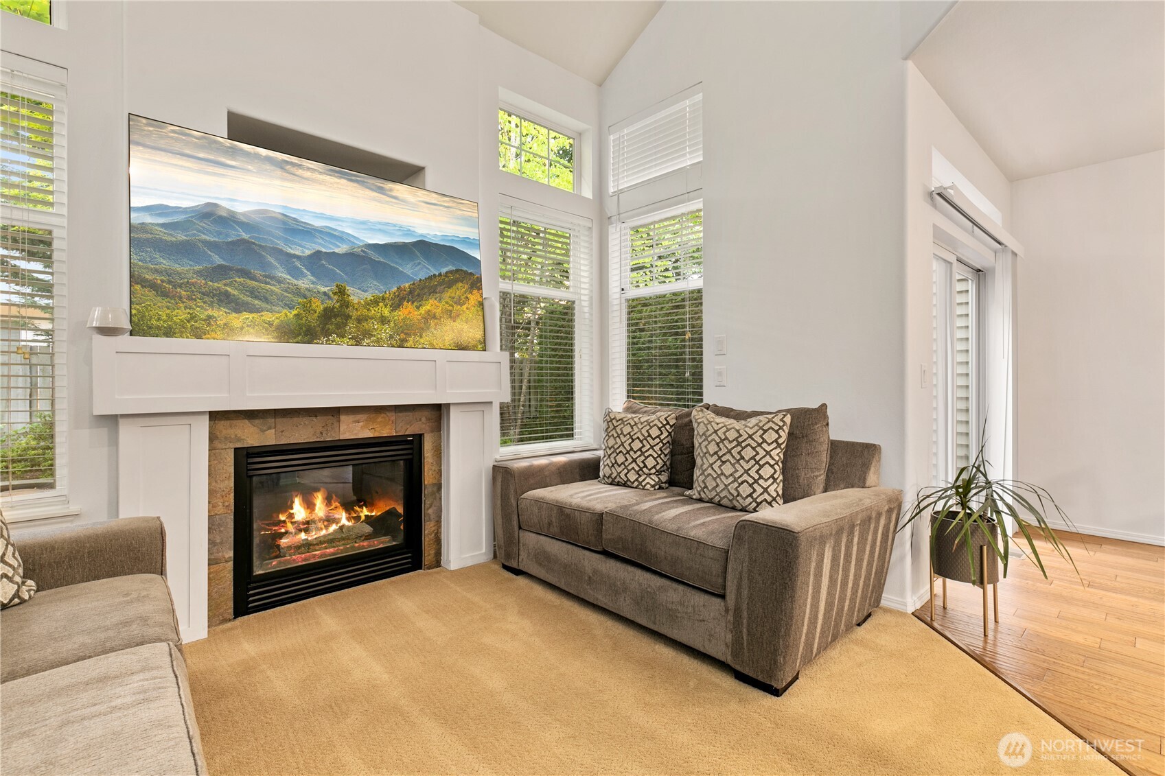 4608 NE 6th Place