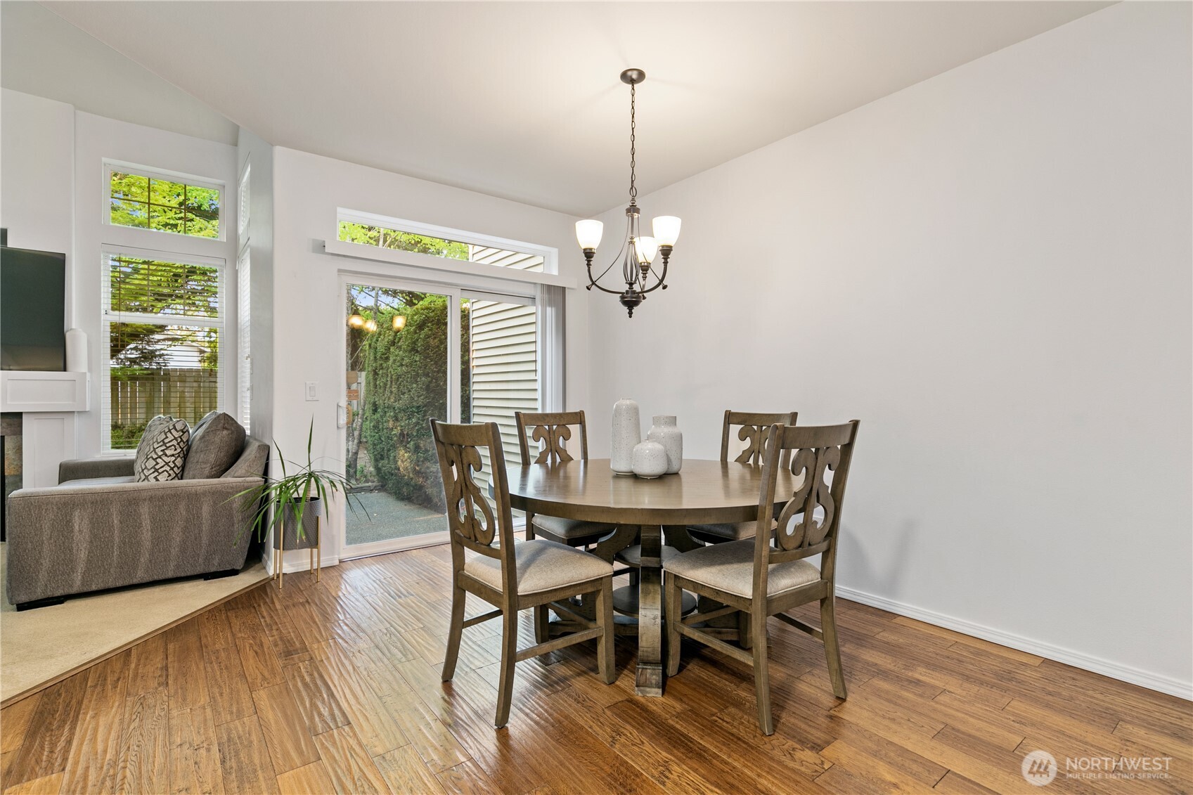 4608 NE 6th Place