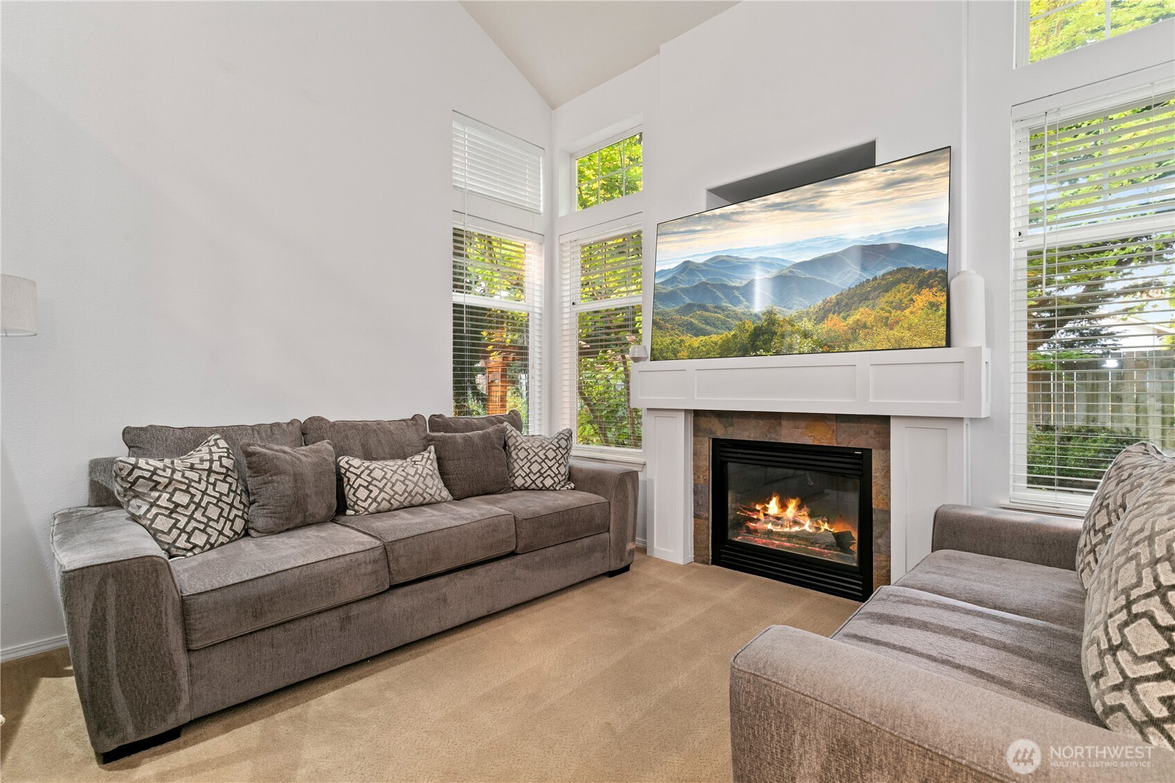 4608 NE 6th Place