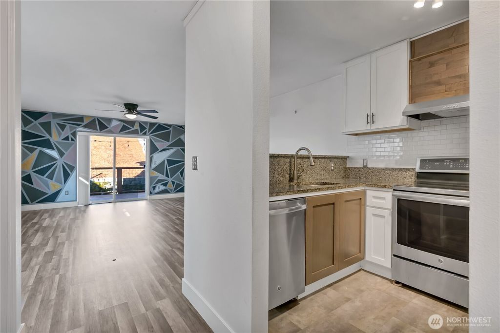 Photo of 1525 S G Street, Tacoma, WA 98405 (MLS # 2499618)