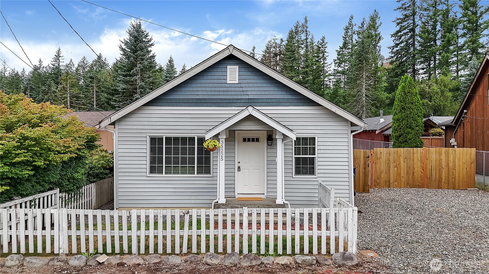 35225 Veazie Cumberland Road SE