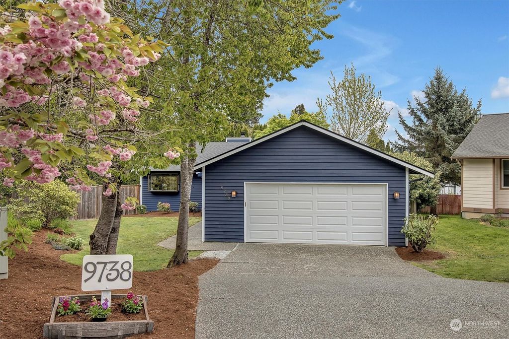 Photo of 9738 NE 141st Court, Kirkland, WA 98034 (MLS # 2247995)