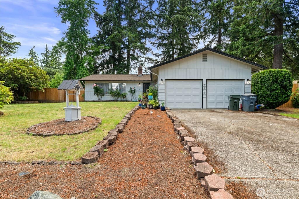 Photo of 5708 78th Street E, Puyallup, WA 98371 (MLS # 2542196)