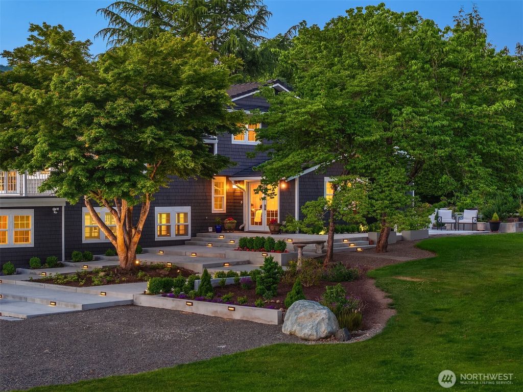 Photo of 29212 SE 208th Street, Maple Valley, WA 98038 (MLS # 2390781)