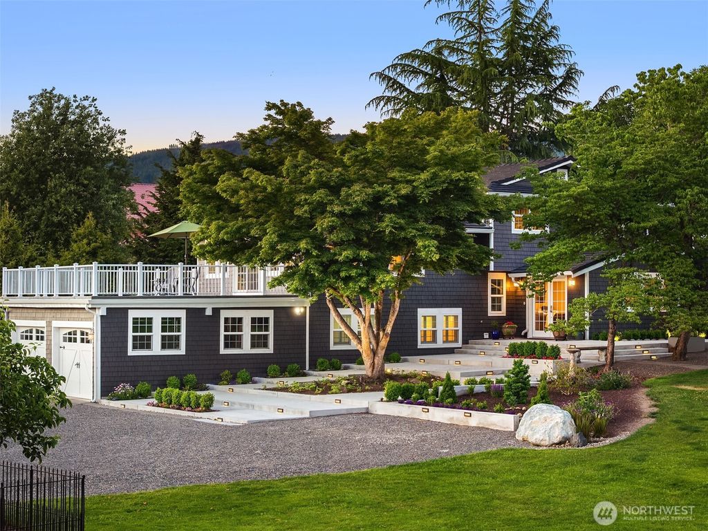 Photo of 29212 SE 208th Street, Maple Valley, WA 98038 (MLS # 2390781)