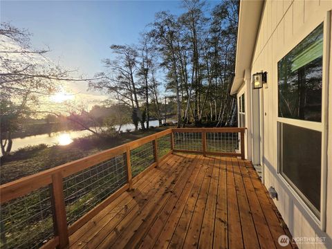 Photo of 723 Broadway Avenue, Hoquiam, WA 98550 (MLS # 2456490)