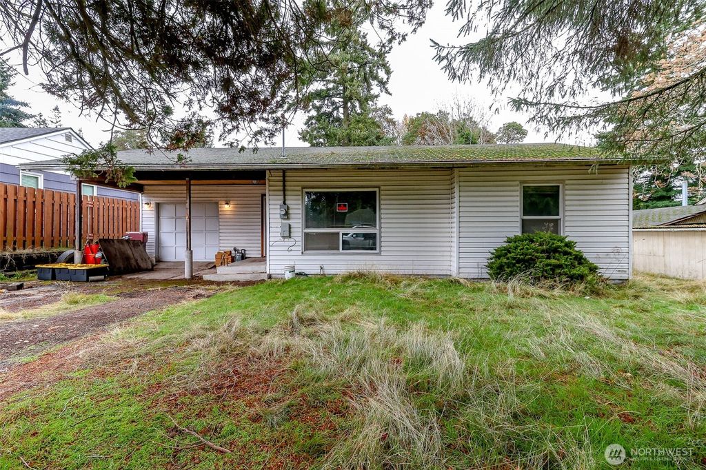 Photo of 4700 S 172nd Street, SeaTac, WA 98188 (MLS # 2457517)