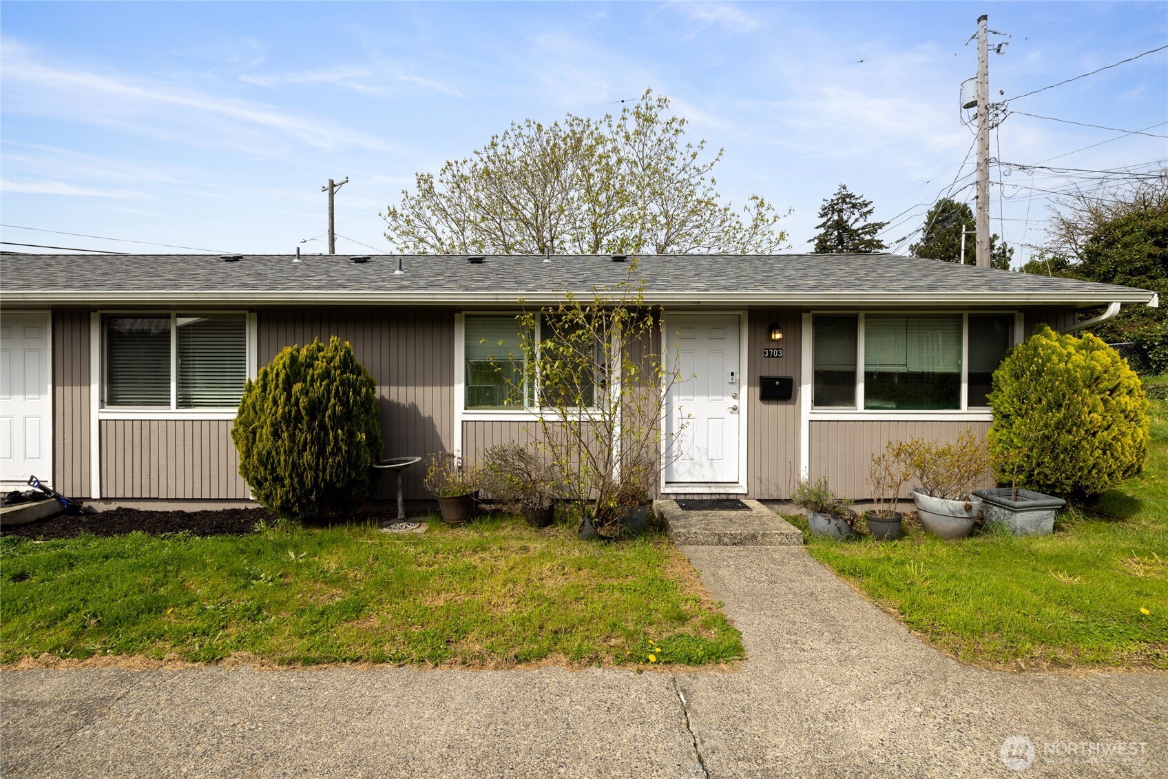 3703 S Manitou