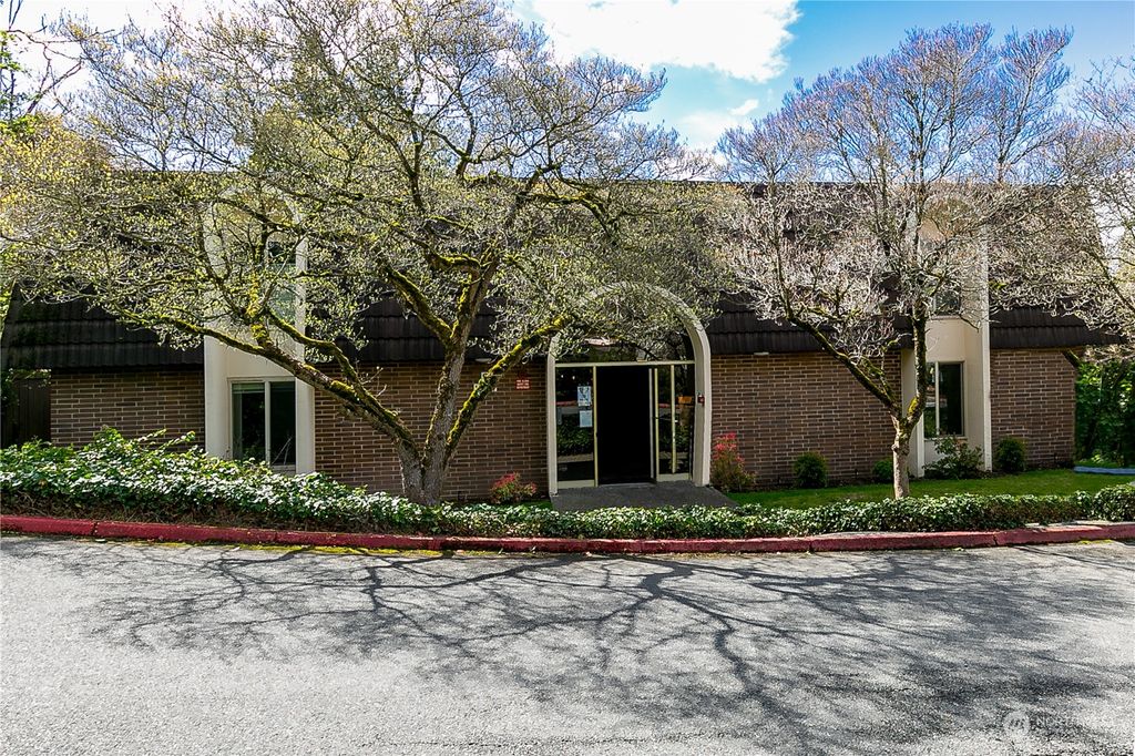 Photo of 11004 NE 68th Street #925, Kirkland, WA 98033 (MLS # 2060549)