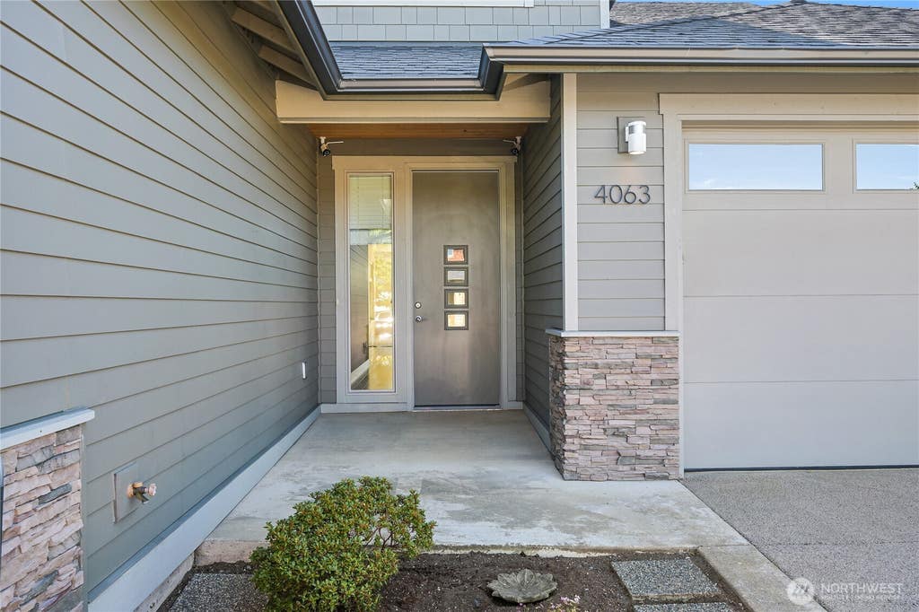 Photo of 4063 Kingston Road, Bellingham, WA 98226 (MLS # 2555777)