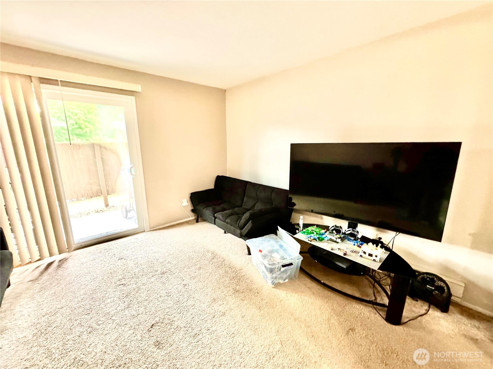 6105 N 16th Street N103