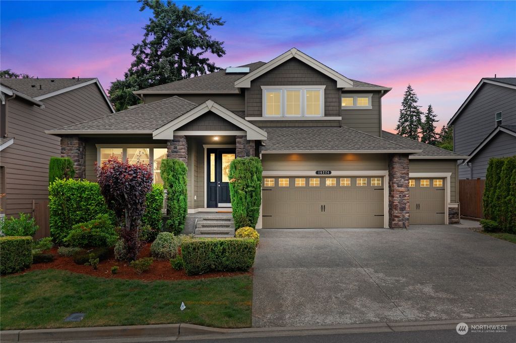 Photo of 16224 SE 138th Place, Renton, WA 98059 (MLS # 2126441)