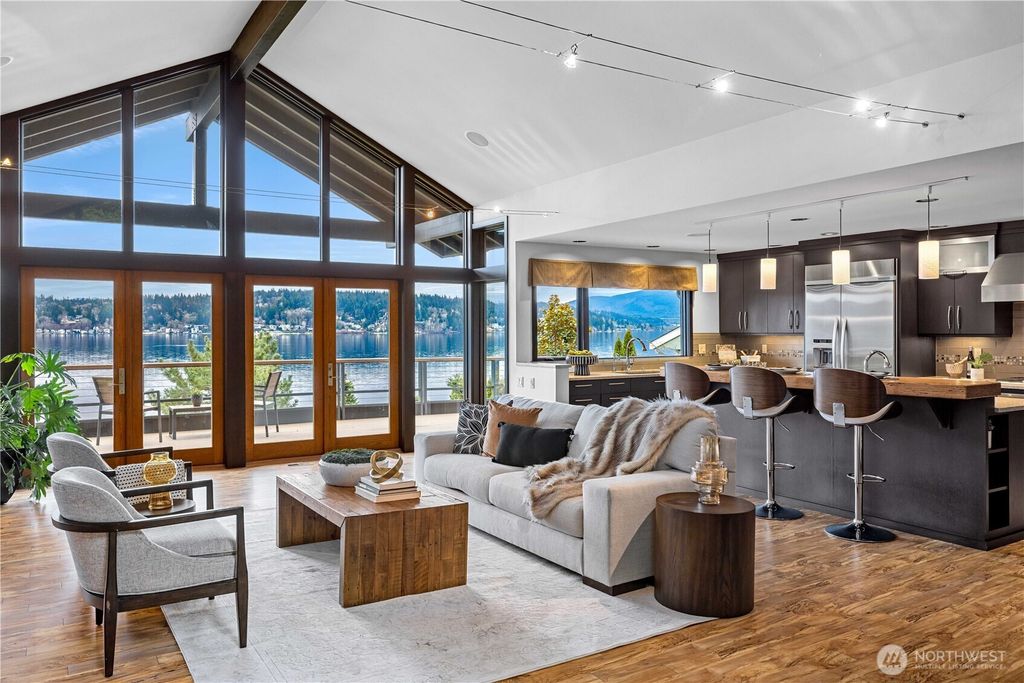 Photo of 1402 W Lake Sammamish Parkway SE, Bellevue, WA 98008 (MLS # 2369922)