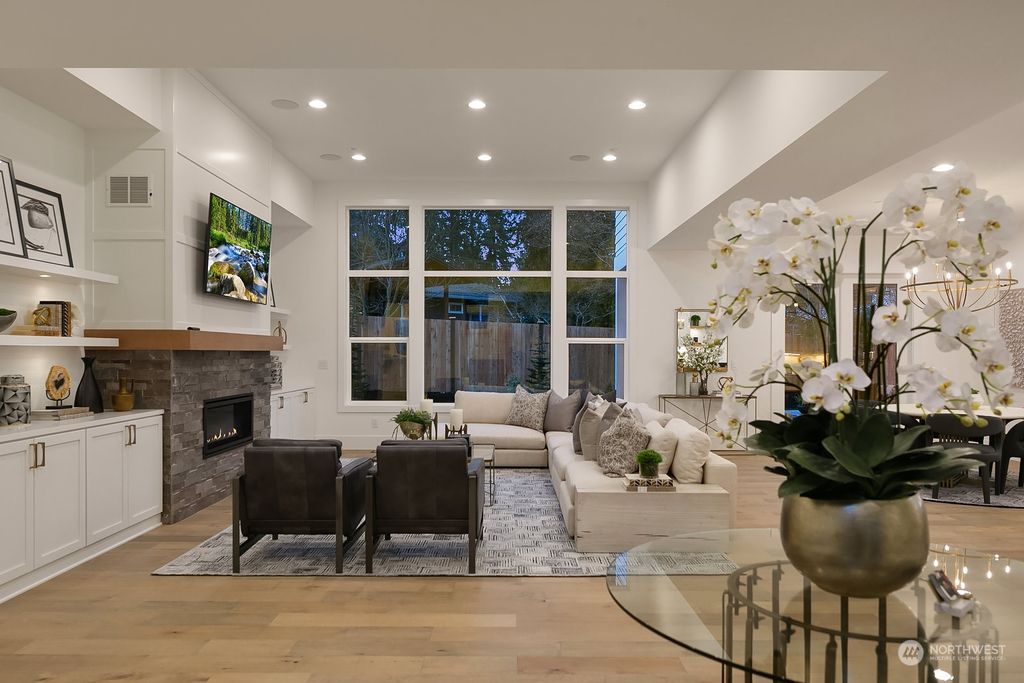 Photo of 16612 SE 26th Street, Bellevue, WA 98008 (MLS # 2073348)