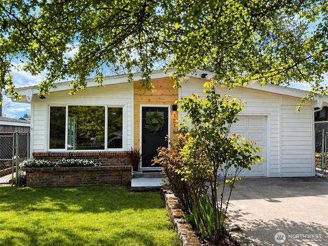 Photo of 1216 E 70th Street, Tacoma, WA 98404 (MLS # 2506126)
