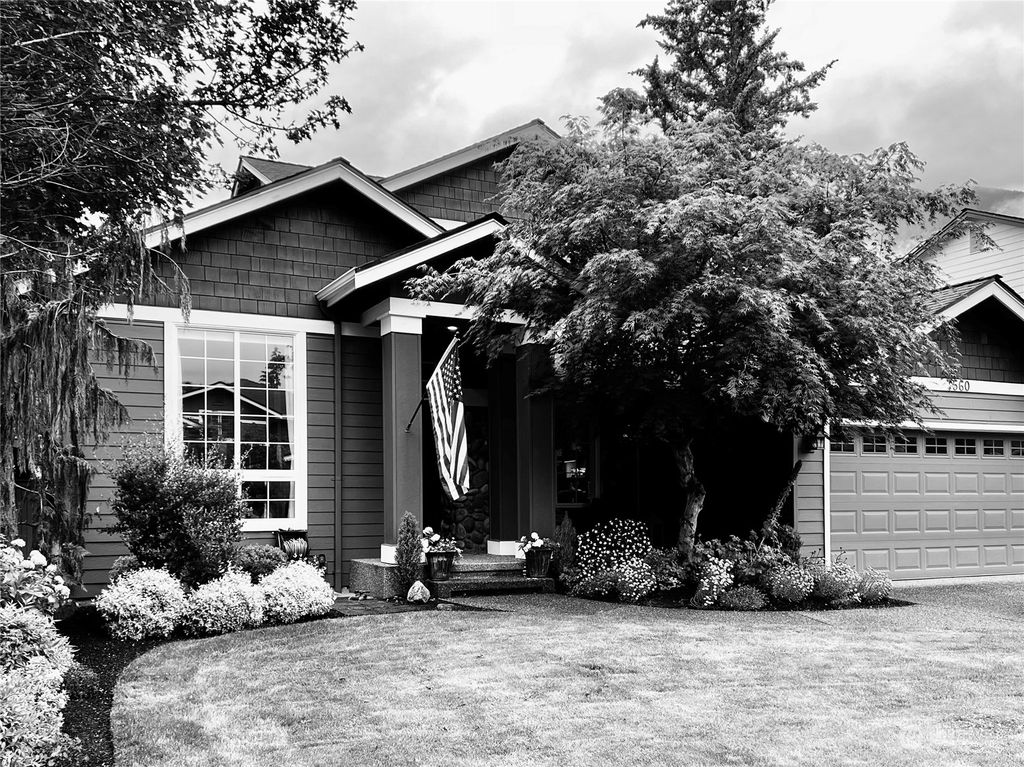Photo of 560 SE 7th Street, North Bend, WA 98045 (MLS # 2290412)