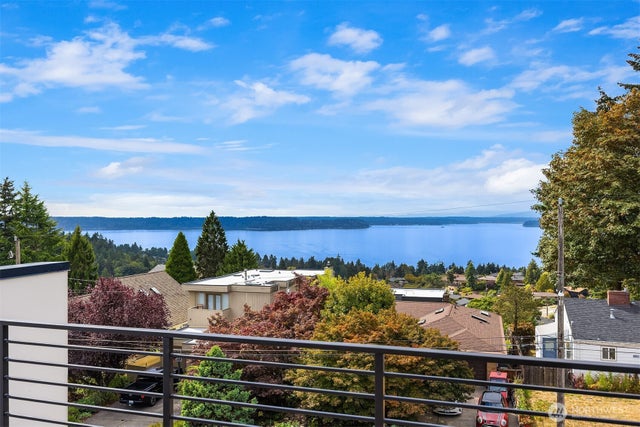 8828 38th Avenue SW, Seattle
