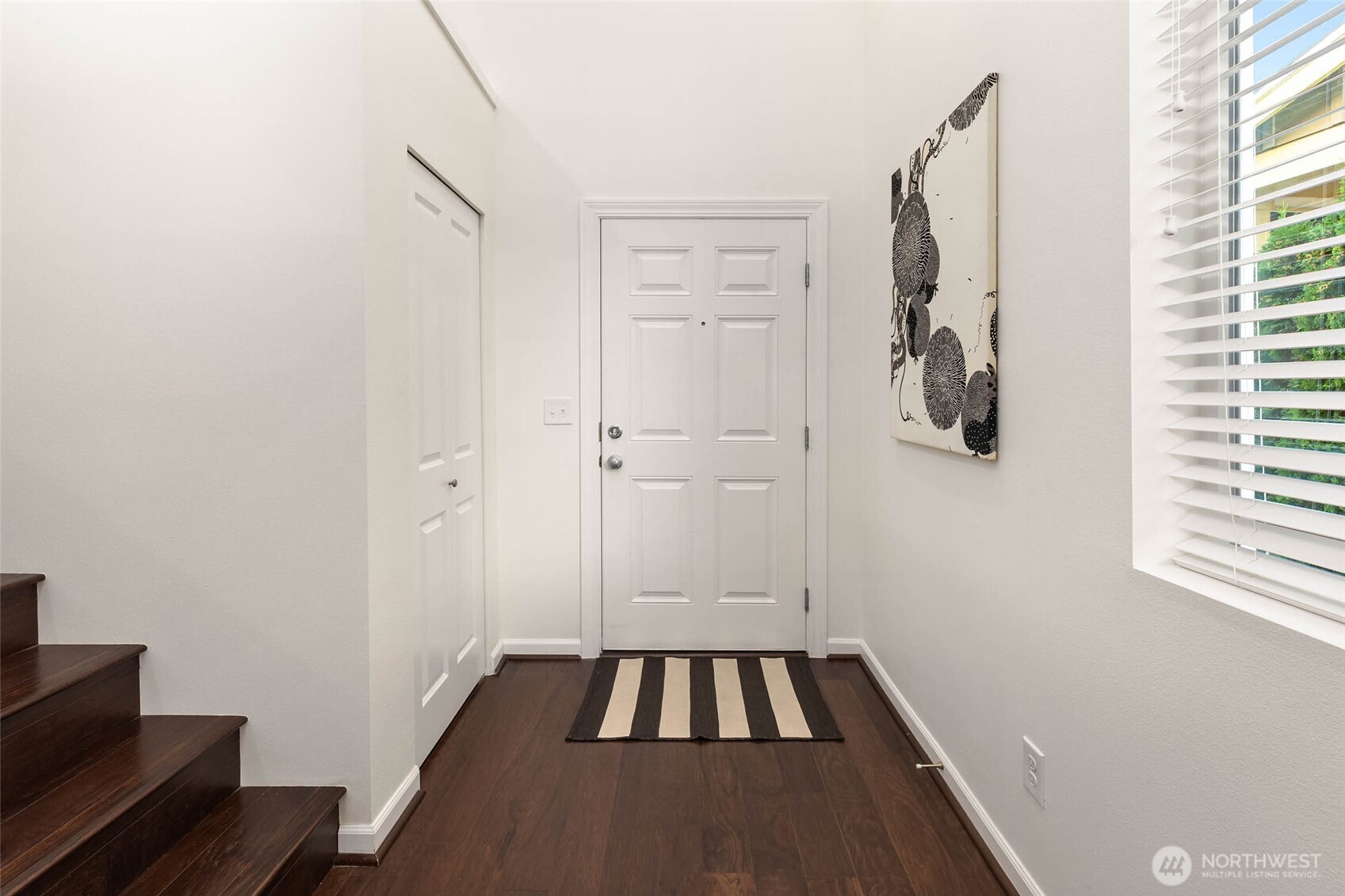 2535 NE Mulberry Walk