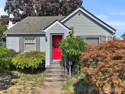 Photo of 501 7th Avenue NW, Puyallup, WA 98371 (MLS # 2434628)